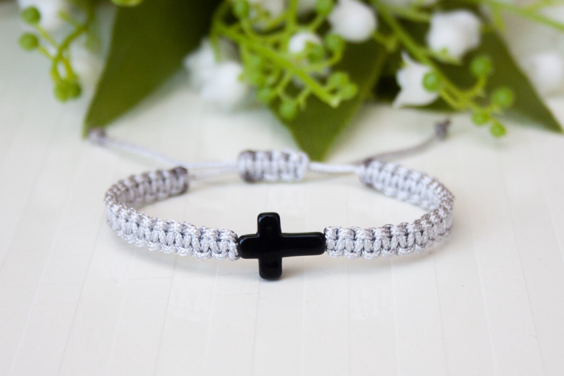 Brățară macramé împletită - Negru cross gri -  - Artynos.ro