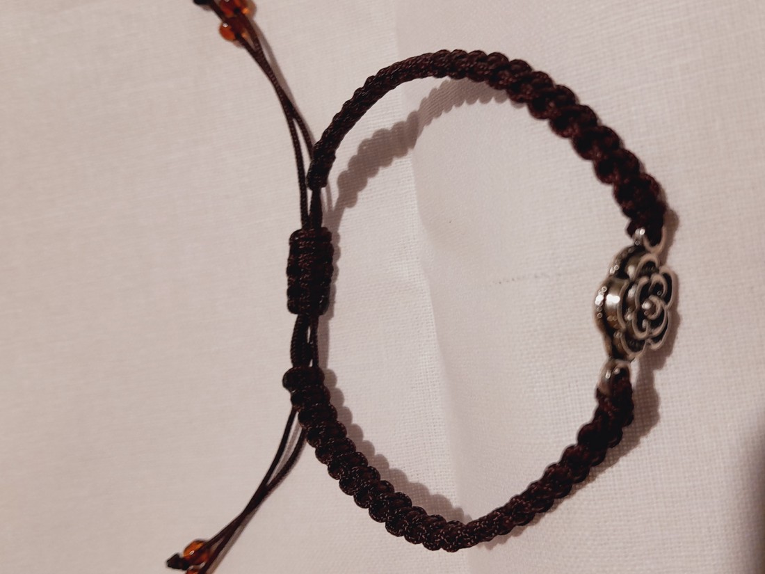 Brățară Macrame - flori mici - - Artynos.ro Brățară Macrame - flori mici - - Artynos.ro