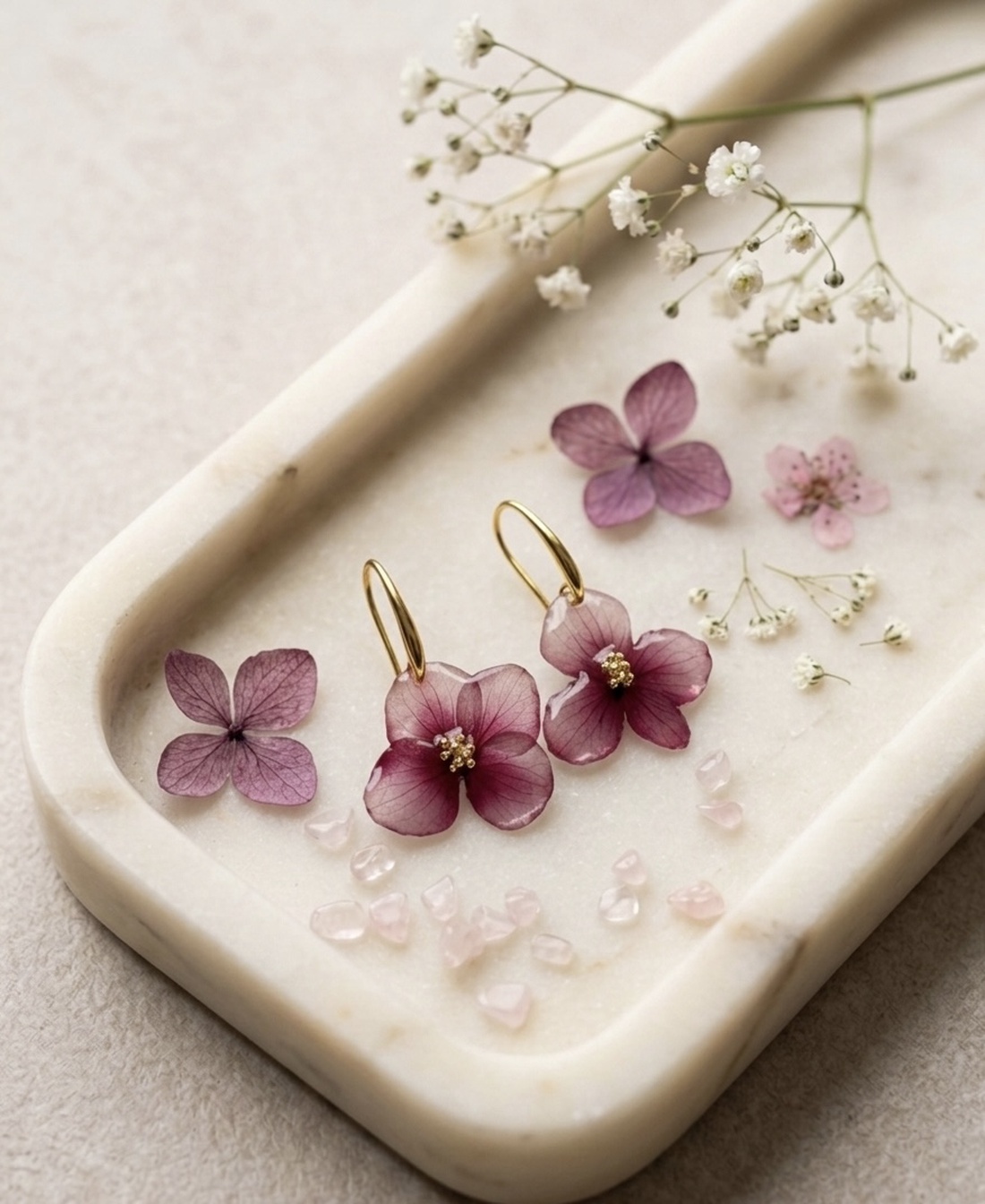 Cercei Handcrafted cu Flori Naturale suflați cu Aur 18K  Premium - bijuterii - cercei - cercei din rășină - Artynos.ro