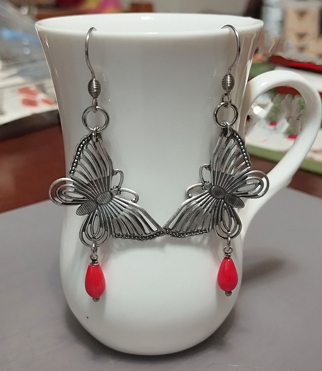 Fluturasi si coral - bijuterii - cercei - cercei din pietre semiprețioase - Artynos.ro