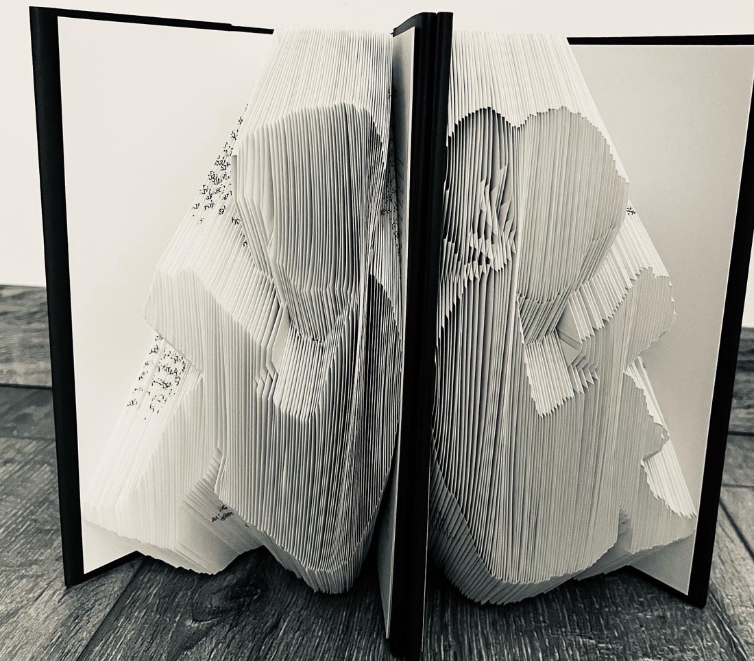 Citire băiat și fată bookend sculptură carte - casă & stil de viață - accesorii pentru decorat casa - decorațiuni de masă și decorațiuni pentru rafturi  - sculptură de carte, carte pliată - Artynos.ro