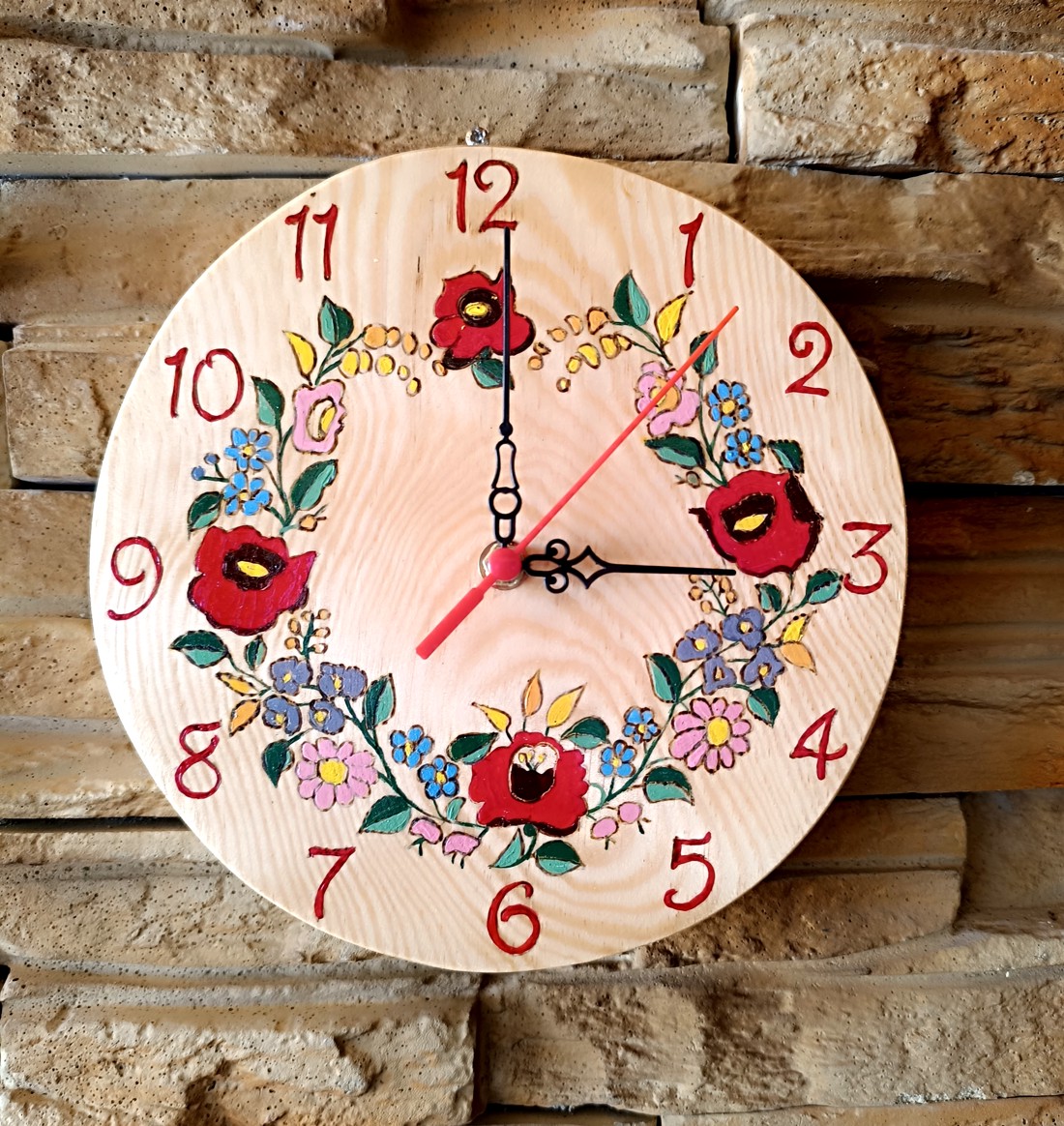 Ceas de perete din lemn cu model Kalocsa  - casă & stil de viață - decorațiuni de casă - decorațiuni de pereți - ceasuri de perete - Artynos.ro