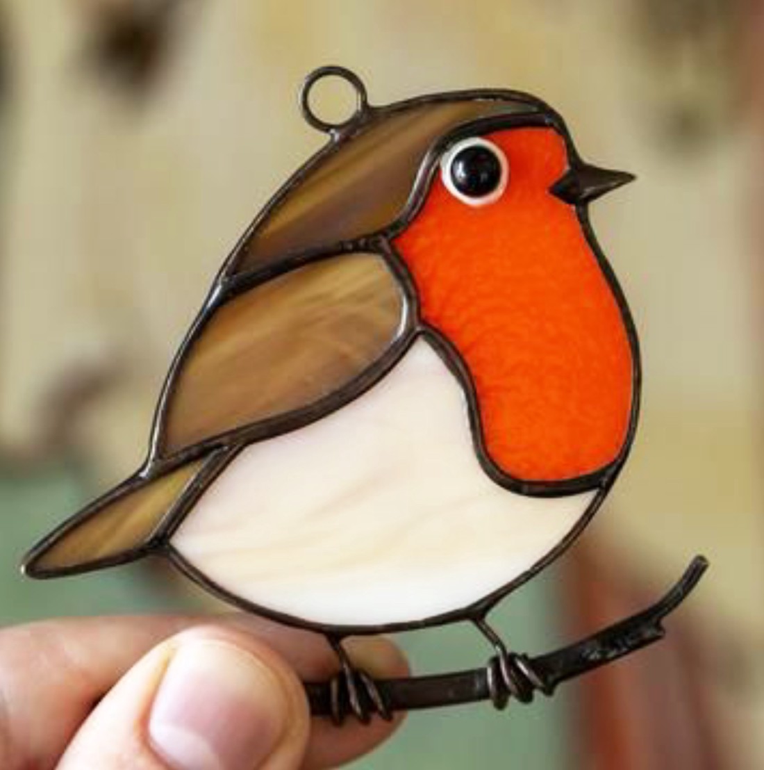 Mica robin în fereastră - - Artynos.ro Mica robin în fereastră - - Artynos.ro