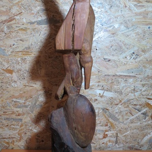 pasare pe ou sculptură - arte vizuale și accesorii  - sculptură - statuie lemn - Artynos.ro