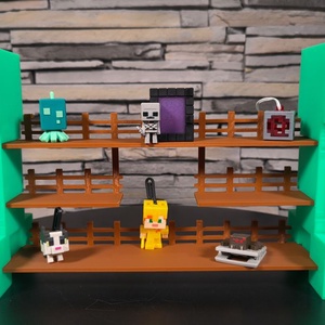 � Display pentru figurine Minecraft Kinder Joy � - Artynos.ro