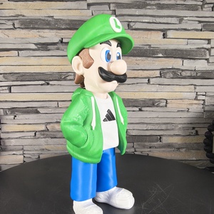 Figurină Luigi Urban Vibes � Art Toy Premium, Decor Modern, Cadou pentru Copii - accessorii și unelte - accesorii decorative - figurine - Artynos.ro