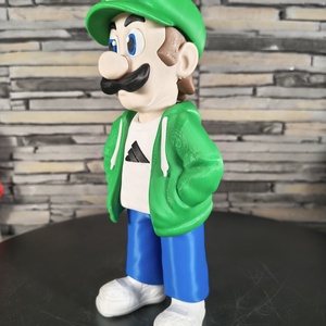 Figurină Luigi Urban Vibes � Art Toy Premium, Decor Modern, Cadou pentru Copii - accessorii și unelte - accesorii decorative - figurine - Artynos.ro