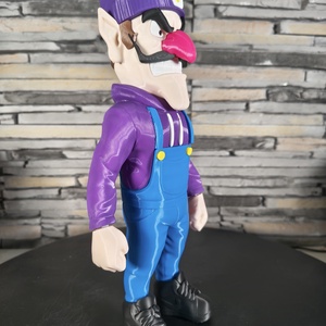 Figurină Waluigi Urban Vibes � Art Toy Premium, Decor Modern, Cadou pentru Copii - accessorii și unelte - accesorii decorative - figurine - Artynos.ro