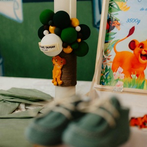 Lumânare botez cu figurina leu - jucării și echipamente pentru copii - daruri de botez - Artynos.ro