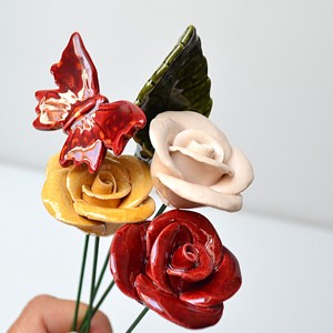 Buchet de trandafiri, flori mixte din ceramică - casă & stil de viață - decorațiuni de casă - accesorii florale - buchete de flori - Artynos.ro