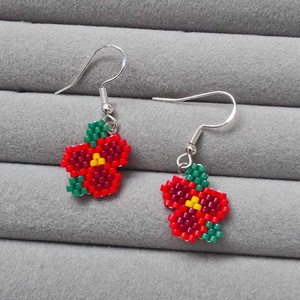 Cercei panseluta rosie, Bijuterii, Cercei, Cercei din margele, Confectionarea bijuteriilor, Cerceii sunt realizati cu margele miyuki delica si accesorizati cu tortite din argint. , ARTYNOS