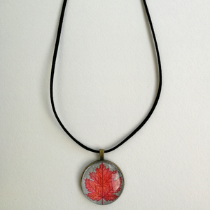 Medalion Handmade Frunza de Toamna - Artynos.ro