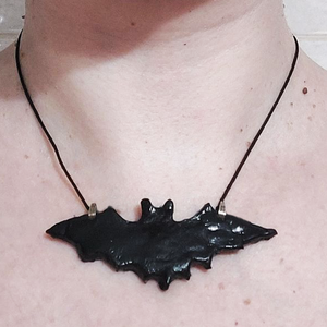 Pandantiv Halloween Liliac - casă & stil de viață - accesorii pentru decorat casa - halloween - tot ce ai nevoie pentru petrecere! - bijuterii halloween - Artynos.ro