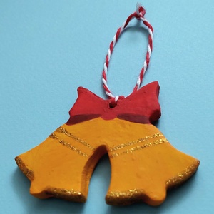 Decorațiune Handmade Brad Craciun Clopotei cu Funda Rosie din lut polimeric - crăciun - decorațiuni de crăciun de casă - figurine pentru pomul de crăciun - Artynos.ro
