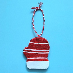 Decoratiune Handmade Brad Craciun Manusa din lut polimeric - Artynos.ro