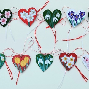 Mărțișor Handmade Pandantiv Narcise Albe Pictat cu Acrilic pe Lemn - bijuterii - mărțișor - Artynos.ro