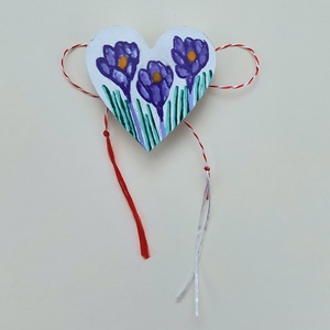 Mărțișor Handmade Broșă Brândușe Pictată cu Acrilic pe Lemn - bijuterii - mărțișor - Artynos.ro