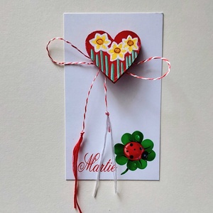 Martisor Handmade Brosa Narcise Pictata cu Acrilice pe Lemn - Artynos.ro