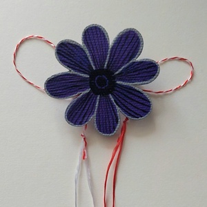 Mărțișor Handmade Broșă Anemonă Mov Pictată cu Acrilice pe Lemn - bijuterii - mărțișor - Artynos.ro