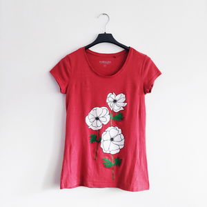 Tricou Magenta Pictat Manual cu Anemone Albe - Artynos.ro