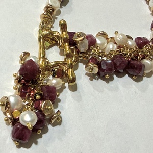 SETBURGUNDY ELEGANCEjad fațetat,perle de cultură,hematit electroplacat,accesorii placate cu aur,inox - bijuterii - seturi de bijuterii - Artynos.ro