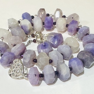 SET VIOLET GLOW-lucrat manual din agate,hematit,inox,accesorii placate cu argint - bijuterii - seturi de bijuterii - Artynos.ro