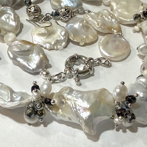 Colier și cercei din perle baroc mari,perle de cultură,agate,hematit și zamac argintatSILVER AUTUMN - bijuterii - seturi de bijuterii - Artynos.ro