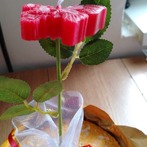 Fluture pe frunze - Artynos.ro