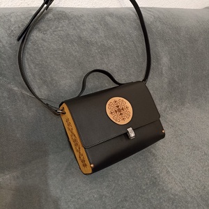 Genti de dama din piele naturala lucrate manual - genți și portofele - genți de mână și umăr - genți de umăr - Artynos.ro