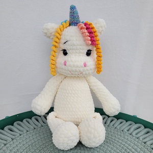 Unicorn crosetat manual, fir tip catifea 100% poliester moale, 35cm, alb unt - Artynos.ro