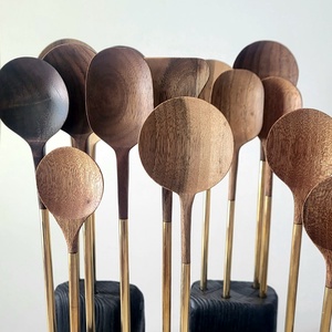 Lingurita din lemn cu coada de alama - casă & stil de viață - echipamente de bucătărie - accesorii de servire - linguri și furculițe artizanale - Artynos.ro