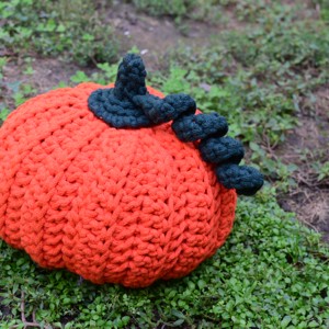Dovleac mare croșetat (portocaliu) pentru Halloween -  - Artynos.ro