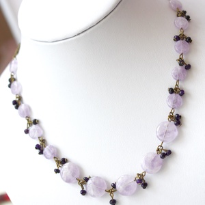 Colier cu ametist si jad violet - bijuterii - coliere - coliere cu pandantive - Artynos.ro
