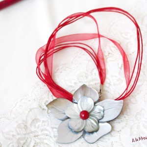 Brosa  colier floare de sidef cu coral - Artynos.ro