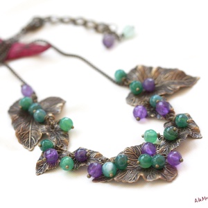 Colier cu frunze si agate violet si verde - Artynos.ro