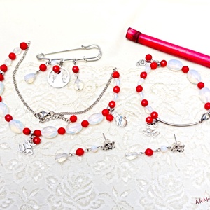 Brosa de Craciun cu coral rosu si opalit - bijuterii - broșe - Artynos.ro