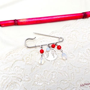 Brosa de Craciun cu coral rosu si opalit - bijuterii - broșe - Artynos.ro