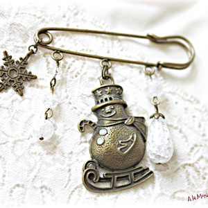 Brosa cu om de zapada si cristal de gheata - bijuterii - broșe - Artynos.ro