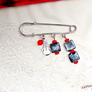 Brosa de iarna cu coral rosu si larvikit - bijuterii - broșe - Artynos.ro