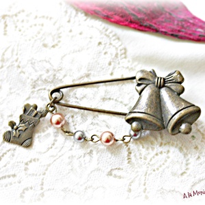 Brosa cu clopotei si perle - bijuterii - broșe - Artynos.ro