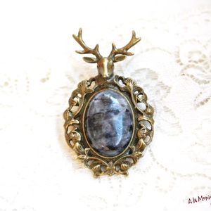 Brosa cu ren si larvikit - bijuterii - broșe - Artynos.ro