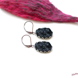 Cercei cu druzy negru - bijuterii - cercei - cercei din rășină - Artynos.ro