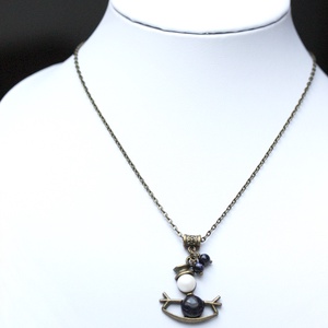 Colier om de zapada alb - bijuterii - coliere - coliere cu pandative - Artynos.ro