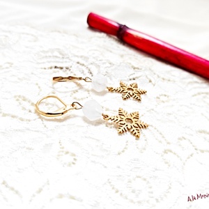 Cercei cu jad alb si fulg de zapada auriu - Artynos.ro