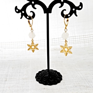 Cercei cu jad alb si fulg de zapada auriu - bijuterii - cercei - cercei din pietre semiprețioase - Artynos.ro