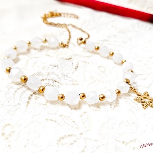 Colier cu jad alb si fulg de zapada auriu - Artynos.ro