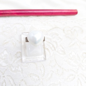 Inel cu inima de perla alba - bijuterii - inele - inele cu perle - Artynos.ro