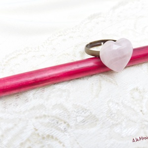 Inel cu inima de cuart roz - bijuterii - inele - inele cu pietre semiprețioase - Artynos.ro