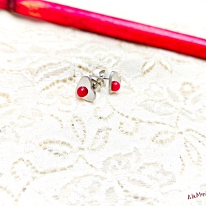 Cercei cu inimi de jad rosu - Artynos.ro
