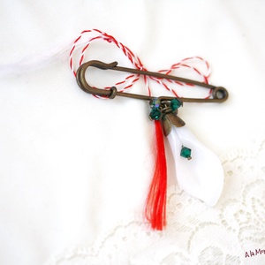 Brosa cu cala alba si cristale verzi - Artynos.ro